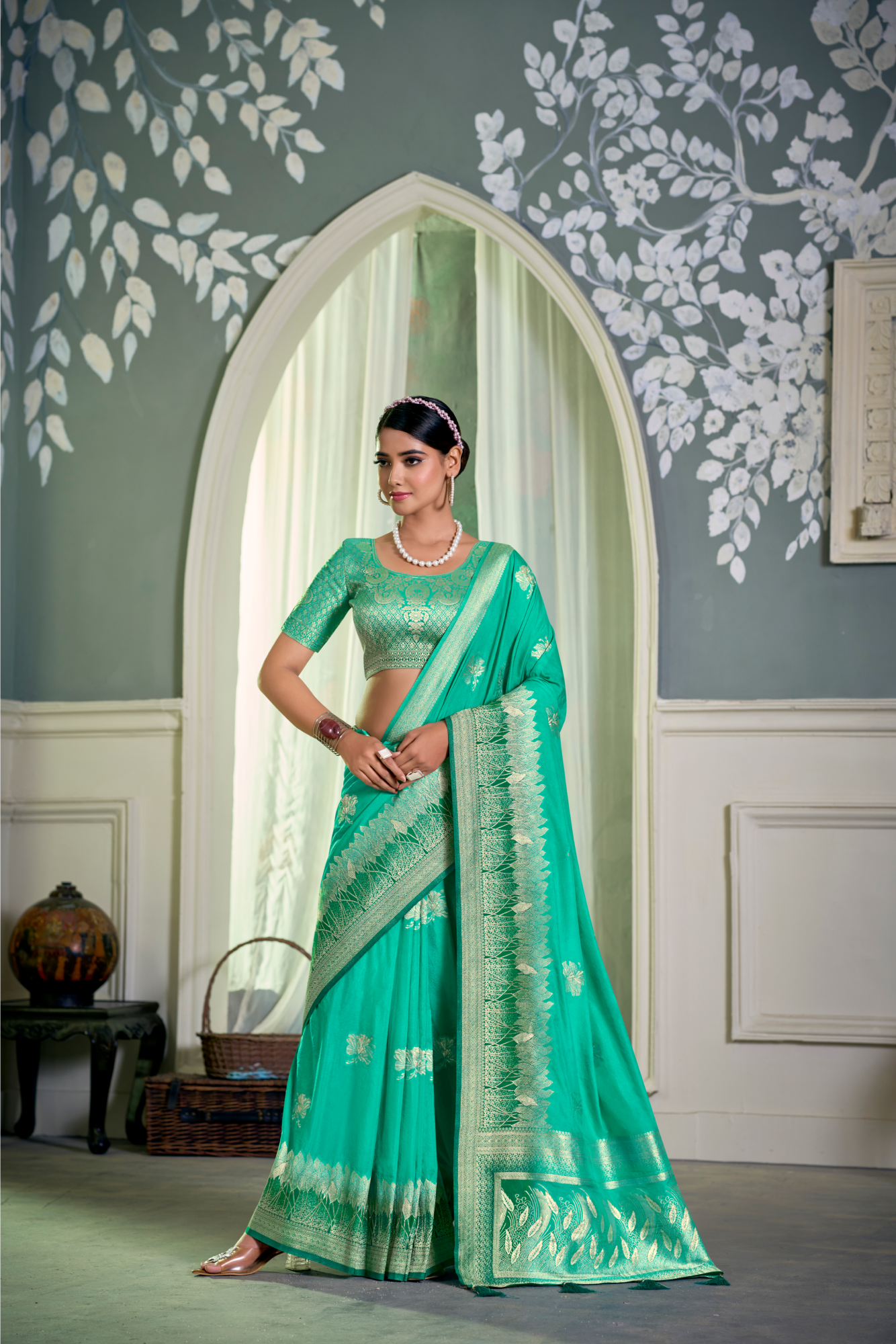 Floral Zari Pure Crepe Saree