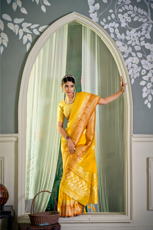 Floral Zari Pure Crepe Saree