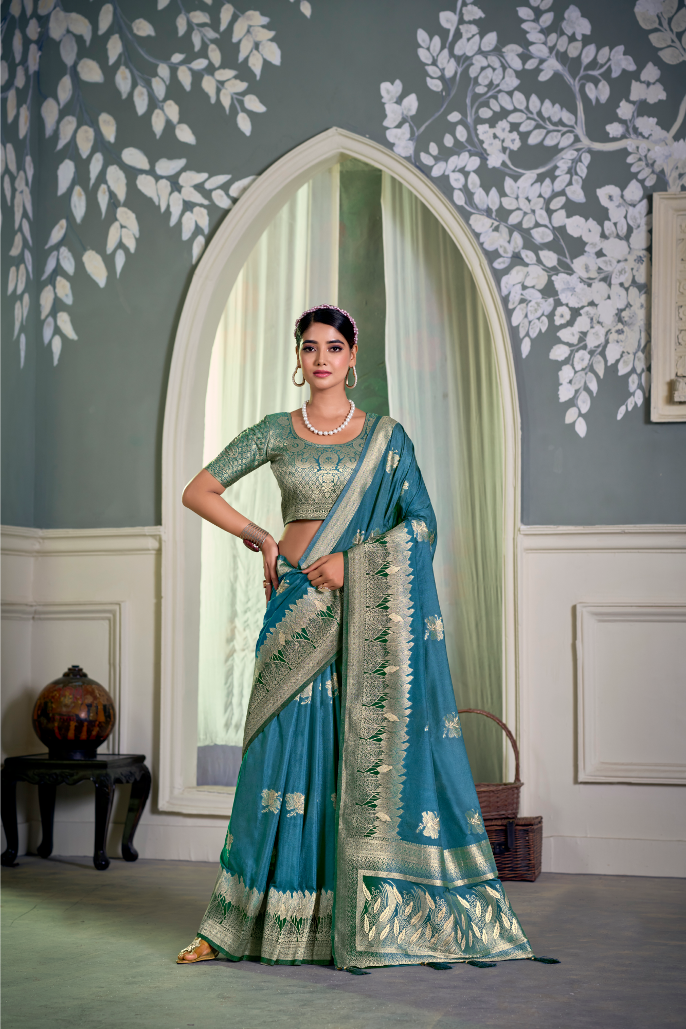 Floral Zari Pure Crepe Saree