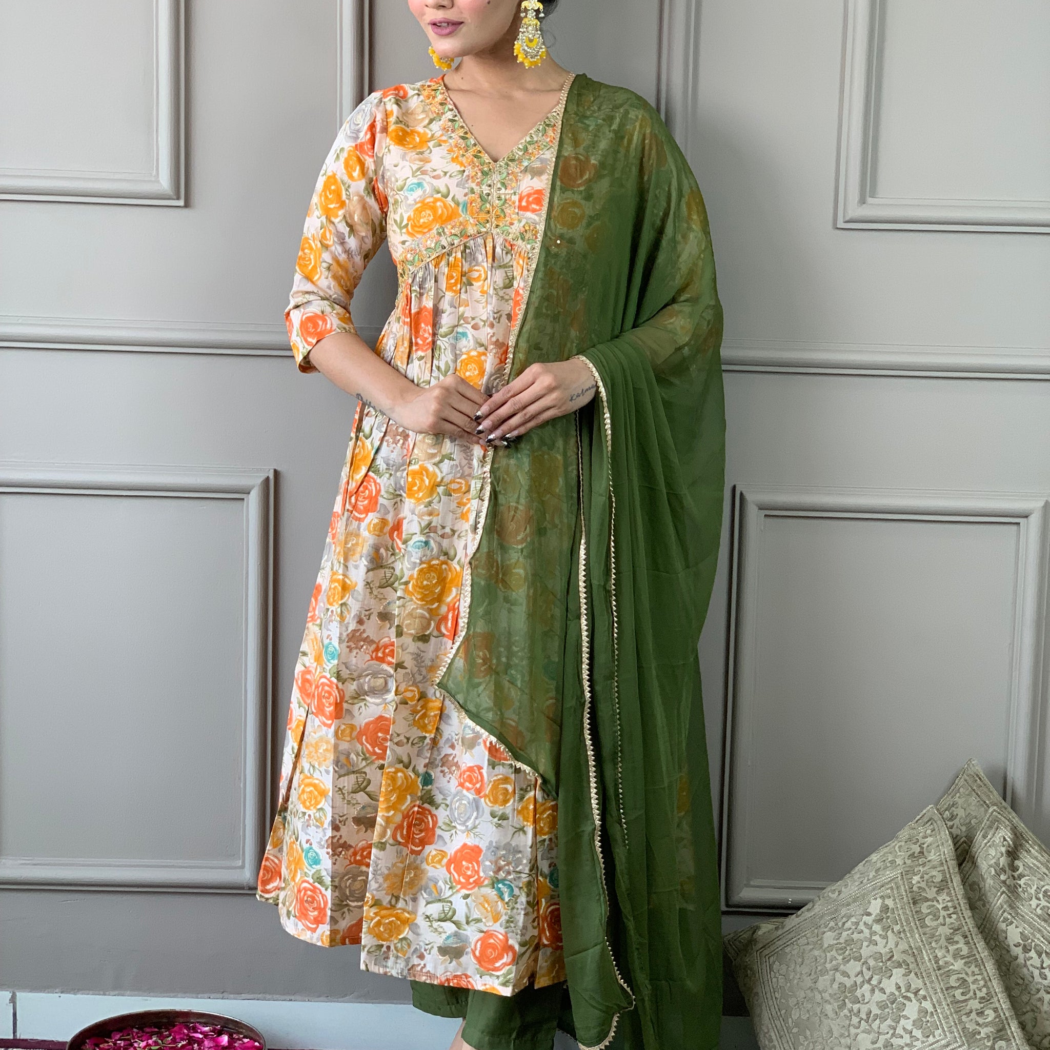 Women Printed and Embroidered Viscose Rayon kurta set