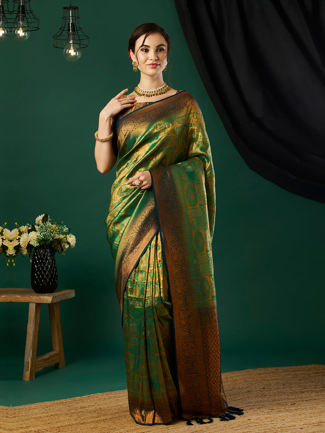 Woven Design Zari Pure Silk Kanjeevaram Saree